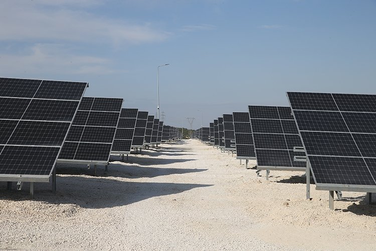 Kahramanmaraş'ta belediye güneşten kendi elektriğini üretiyor