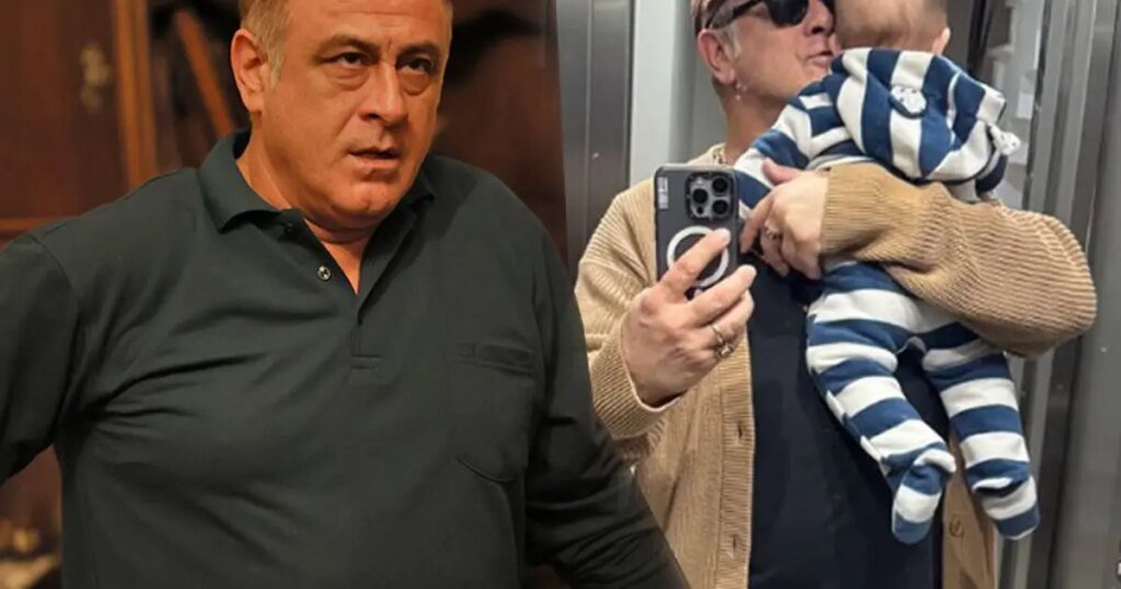 Turgut Tunçalp'in oğlu Pamir'i tanıttı.