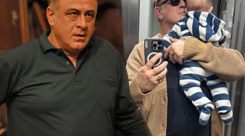 Turgut Tunçalp'in oğlu Pamir'i tanıttı.