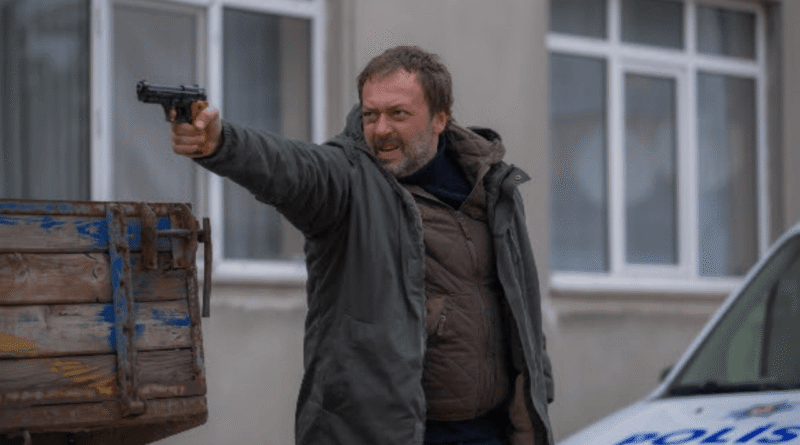 Okan Yalabık'ın Başrolünü Üstlendiği Yeni Netflix Dizisi "Kasaba"nın Çıkış Tarihi Açıklandı!