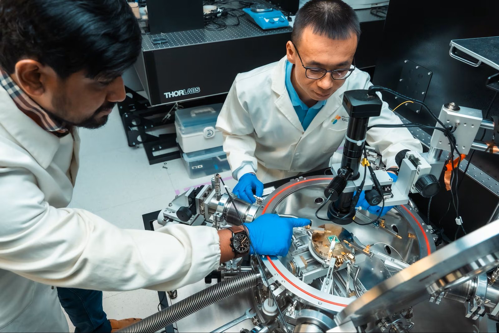 Dünyanın en yüksek çipi Moore Yasası’nı üçüncü boyuta taşıyor