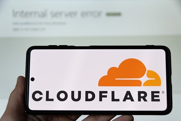 Türkiye'deki internet erişim sorununun, dünya genelinde birçok ülkede de yaşandığı ortaya çıktı.