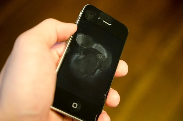 Sanal dolandırıcılık vakalarının artışı, telefon güvenliğini yeniden ön plana çıkardı.