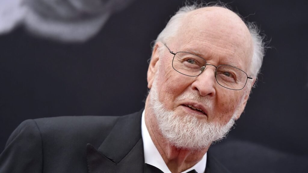 John Williams, Steven Spielberg'ün UFO Filmine Müzik Besteleyecek!