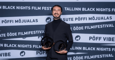Ali Vatansever'in "Bir Arada Yalnız" Filmi, Tallinn Film Festivali'nden İki Ödülle Döndü! - Haberler