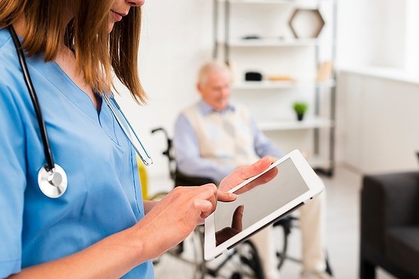 Hesap verebilen, bizi anlayan ve erişilebilir teknolojiler talep etmeliyiz.