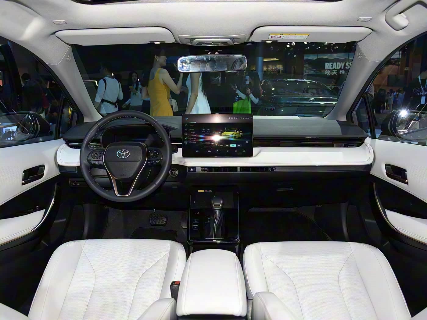 Yeni Toyota Corolla'dan taze fotoğraflar geldi