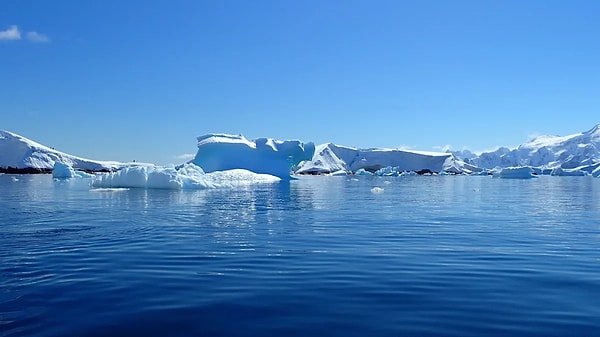 Aylar sonra gelen sinyal, robotun buz sahanlıklarının altında çalışmaya devam ettiğini ortaya koydu.