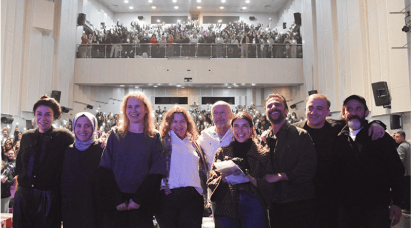 "Taşacak Bu Deniz" Ekibi, Trabzon Film Festivali'nde İzleyicileri Yanıtladı - Haberler