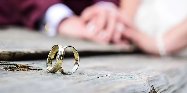 Okayama, Japonya'da yaşayan 32 yaşındaki Kano, ChatGPT üzerinden yarattığı sanal karakterle evlendiğini açıkladı.