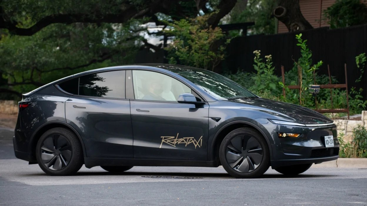 tesla robotaksi