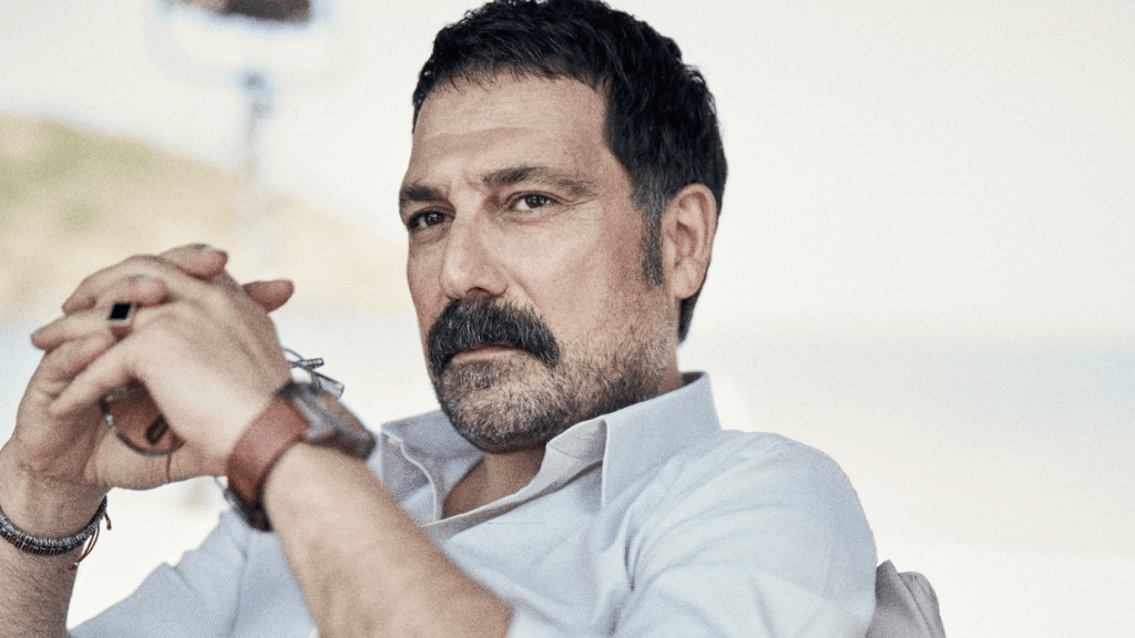 Bülent İnal, "Kıskanmak" Dizisinde Sürpriz Bir Rol Üstlenecek - Haberler