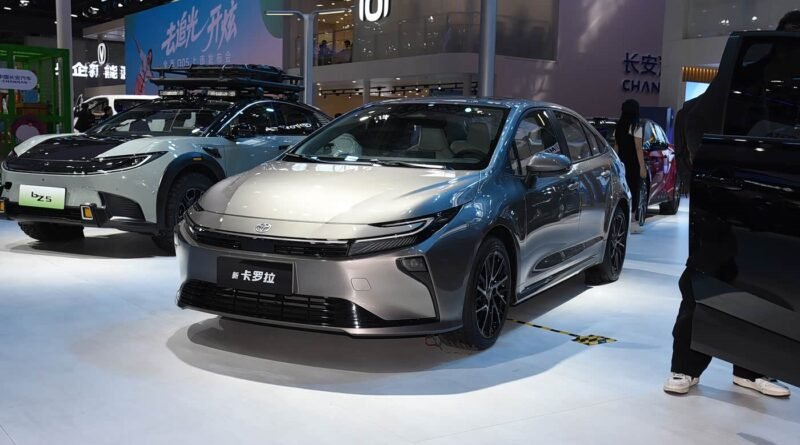 Yeni Toyota Corolla'dan taze görüntüler paylaşıldı