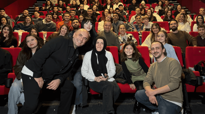 Giray Altınok ve Kerem Özdoğan, "D.I.S.C.O."nun Başarısını İzleyicilerle Birlikte Kutladı! - Haberler