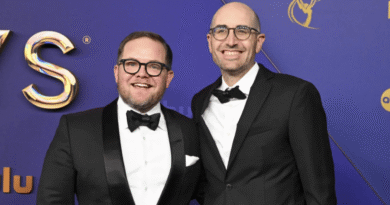 “Abbott Elementary” Yaratıcıları, Netflix İçin “I Suck at Girls” Dizisini Geliştiriyor - Haberler