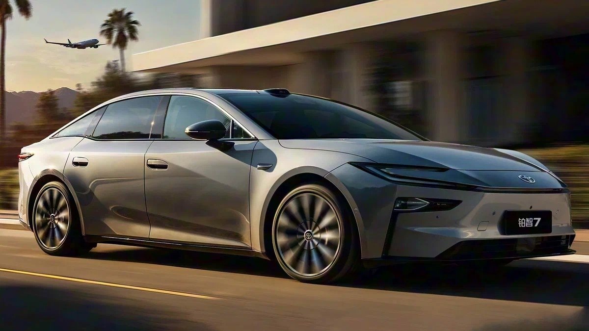 Toyota'nın uygun fiyatlı Tesla Model S rakibi piyasaya çıkıyor