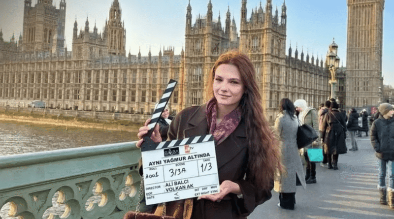 ATV'nin Yeni Dizisi "Aynı Yağmur Altında" Tanıtımıyla Göz Kamaştırdı - Haberler