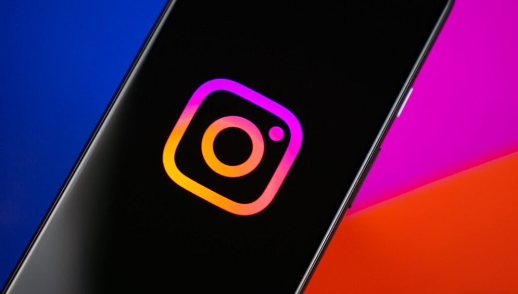 Instagram ve Facebook Paralımı Hale Geliyor?