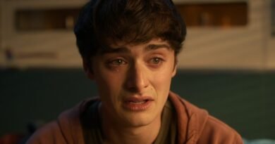 Stranger Things'in finalinde Will’in gözyaşları gerçekmiş: O sahne 24 saatte çekildi!