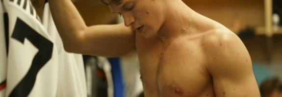 “Eğer ‘Heated Rivalry’ İlginizi Çektiyse, İzlemeniz Gereken 8 Erotik Dizi”