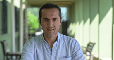 Ensar Altay: "Sinemada Görünmeyenin İzleyiciye Sızmasını Hayranlıkla İzliyorum"