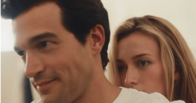 JFK Jr. ve Carolyn Bessette'in Trajik Aşkını Anlatan "Love Story"den İlk Fragman Yayınlandı - Haberler