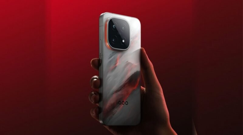 Bütçe Dostu Amiral Gemi: iQOO 15R Yolda!