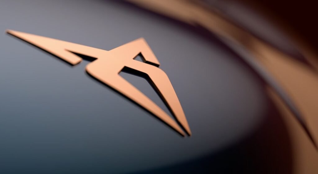 Makyajlı Cupra Born'dan Yeni İpucu: Tanıtım 5 Mart'ta!