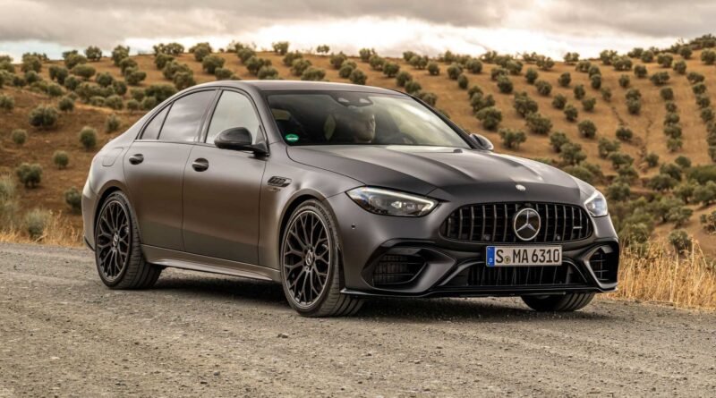 Mercedes-AMG C63 Benzinli Dönüş Yapıyor: Altı Silindirli Motor