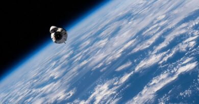 NASA Onayı Aldı: Astronotlar Ay’a Telefonlarını Yanlarında Götürebilecek