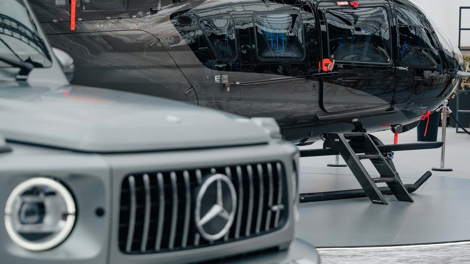 Trafiğe takılmayan Mercedes tanıtıldı: 10 milyon dolar!