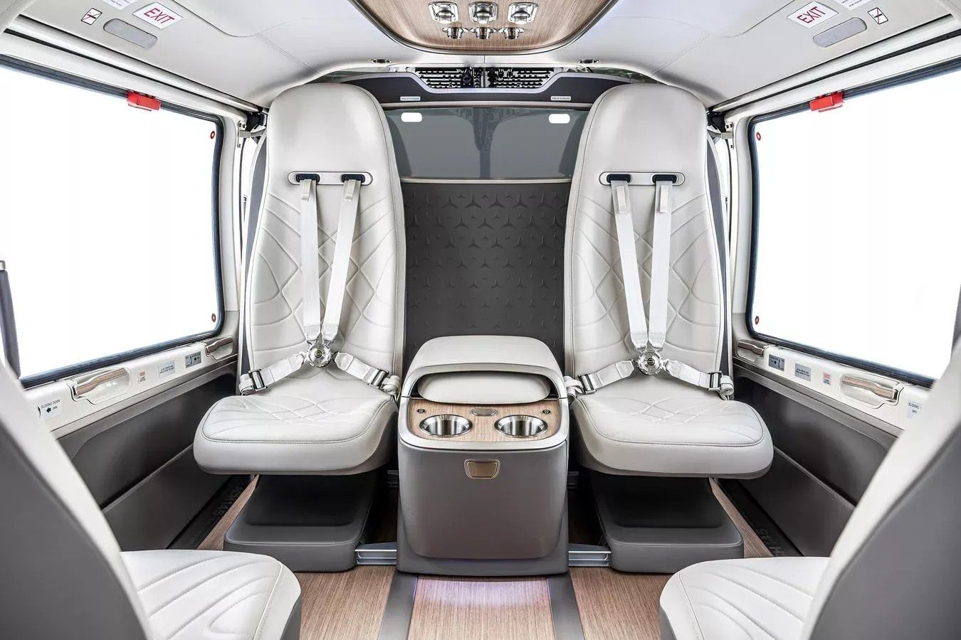 Trafiğe takılmayan Mercedes tanıtıldı: 10 milyon dolar!