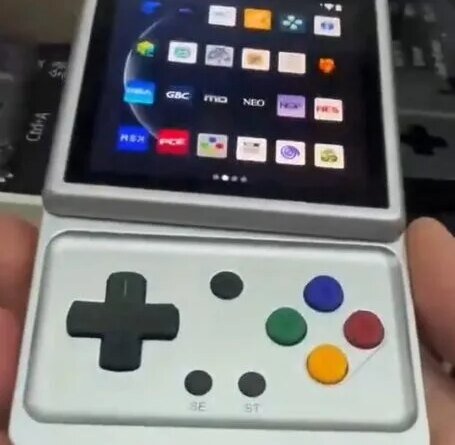 Nokia Twist ve Motorola Flipout’u Unutmayın! Bu El Aleti, Onların En İlginç Özelliğini Yeniden Sunuyor!