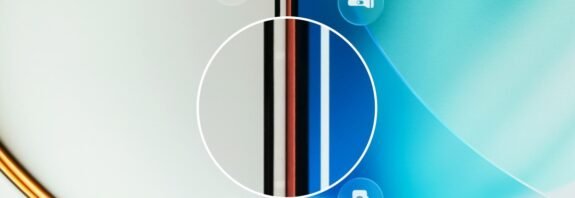 OnePlus 15T'nin İnce Çerçeveli Ekranı Tanıtıldı