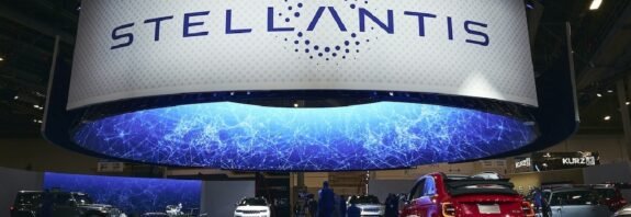 Stellantis'ten 22 Milyar Euro'luk Rekor Zarar: Tarihinde Bir İlk