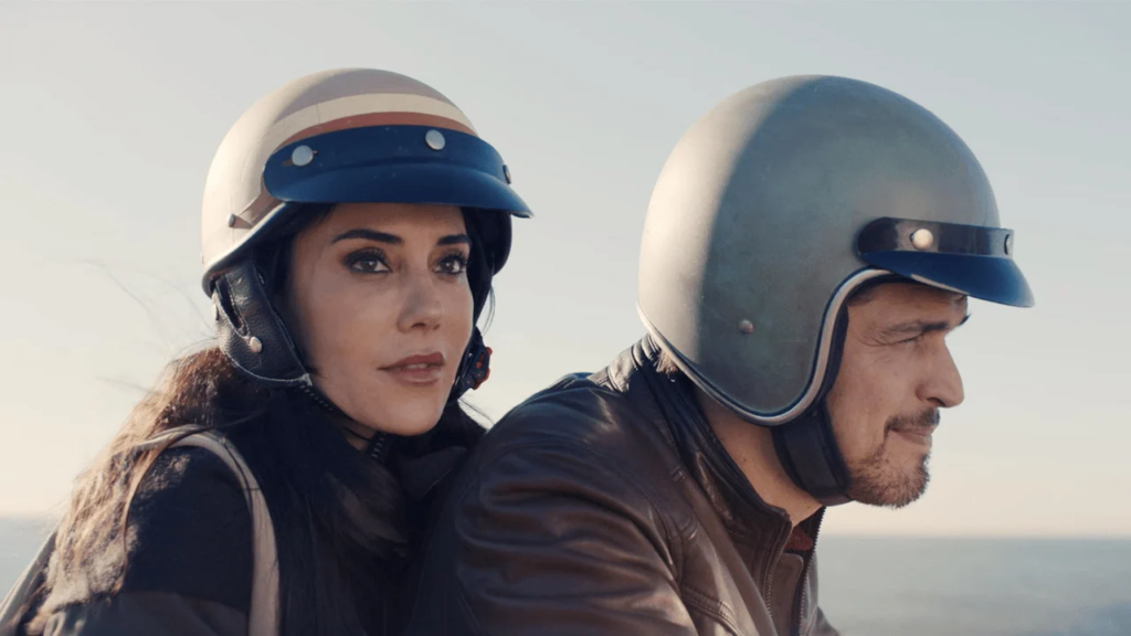 "Yeni Bir Başlangıç: Cansu Dere'nin Rol Aldığı 'Portekiz Aşkı' Vizyon İçin Geri Sayımda!" - Haberler