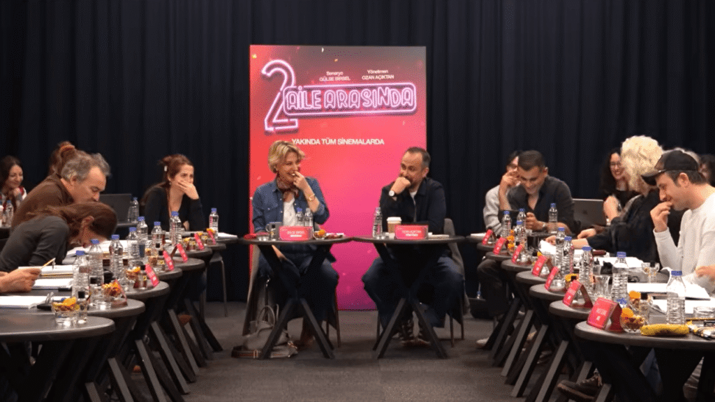 Kahkaha Fırtınasına Hazır Olun: "Aile Arasında" Ekibi, Devam Filminin İlk Okuma Provasında Bir Araya Geldi! - Haberler