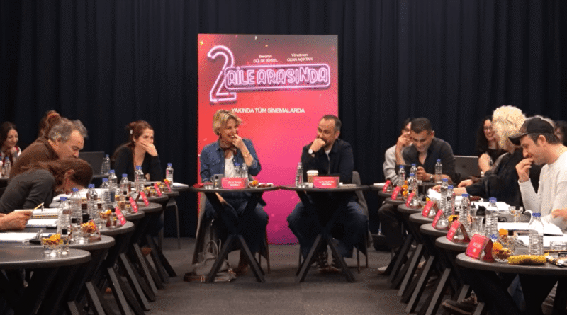 Kahkaha Fırtınasına Hazır Olun: "Aile Arasında" Ekibi, Devam Filminin İlk Okuma Provasında Bir Araya Geldi! - Haberler