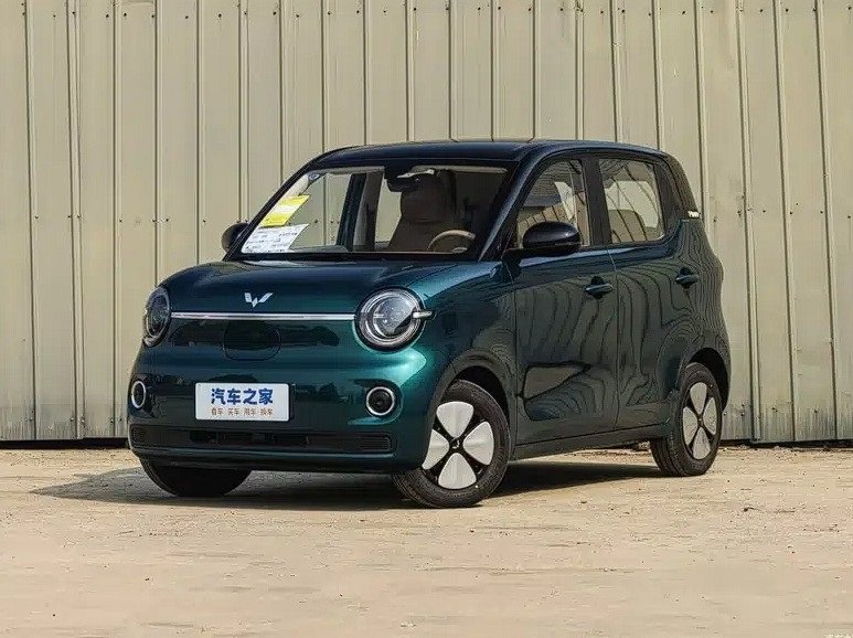 Çin'in 6200 Dolarlık Küçük Elektrikli Aracı Yenilendi