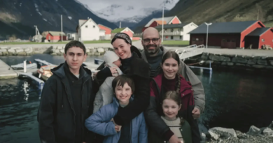 Cristian Mungiu'dan Cannes'da Büyük Başarı: İkinci Altın Palmiye'sini Kazandı! - Haberler