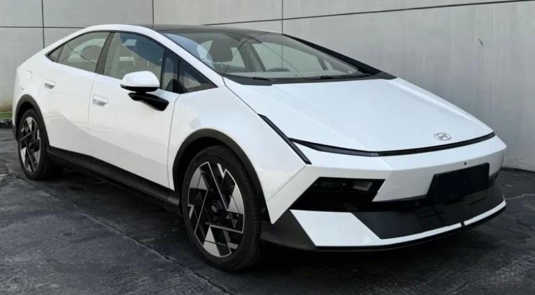 Yeni Hyundai Ioniq V'nin menzil uzatıcı versiyonu da bulunacak