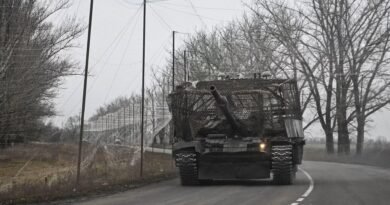 Ukrayna, Dronlardan Korunmak İçin Yolları Balıkçı Ağlarıyla Kapatıyor