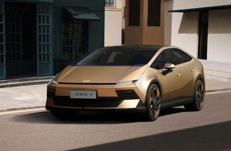 Yeni Hyundai Ioniq V'nin Menzi̇l Uzatıcılı Versiyonu Geliyor!