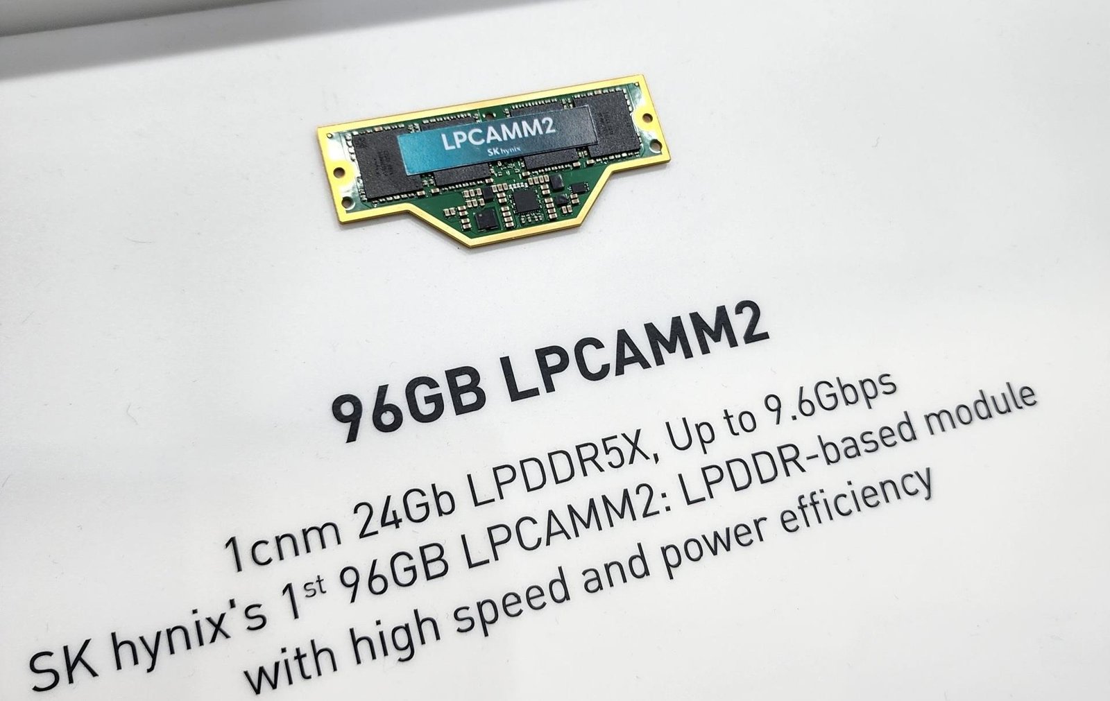 SK Hynix, 48 GB kapasiteli HBM4E belleğini sergiledi