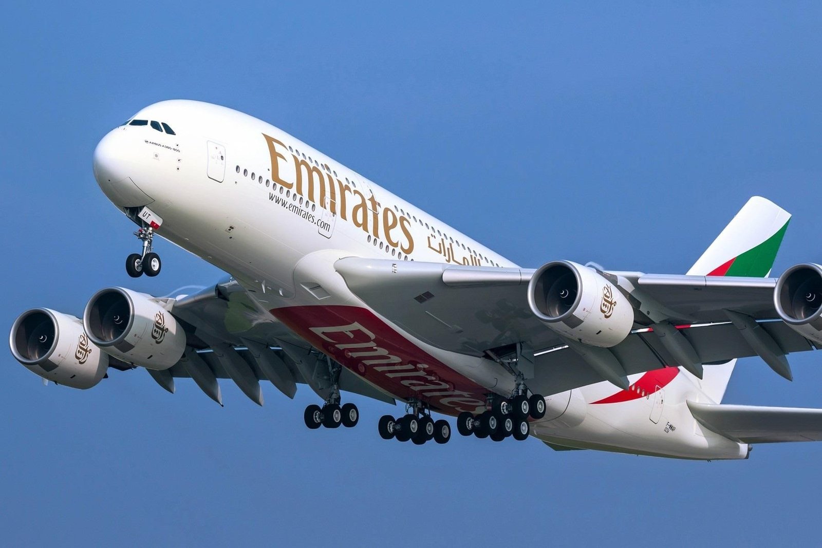 Airbus A380 uçaklarda çatlak alarmı: Acil inceleme kararı alındı
