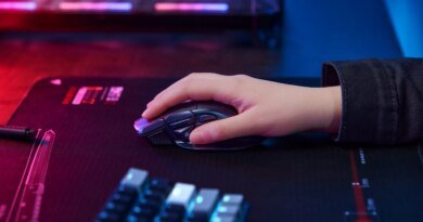 Corsair, Elgato Stream Deck'in Ruhunu Nightsword V2 Fareye Entegre Etti!