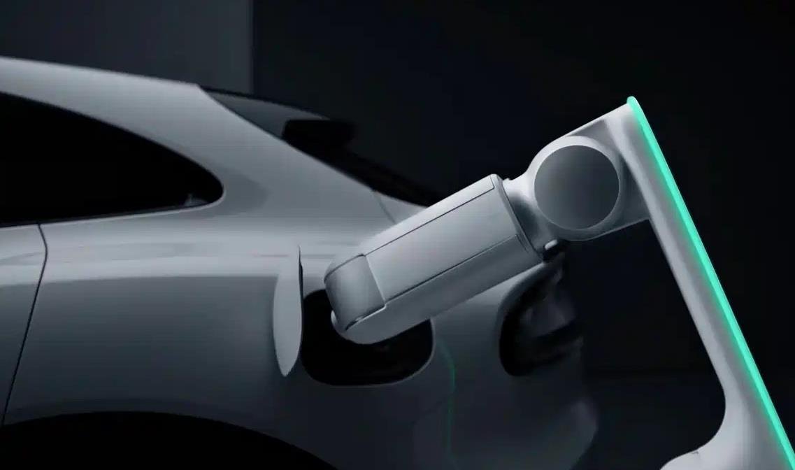 Xiaomi, elektrikli araçlar için otomatik şarj robotunu tanıttı
