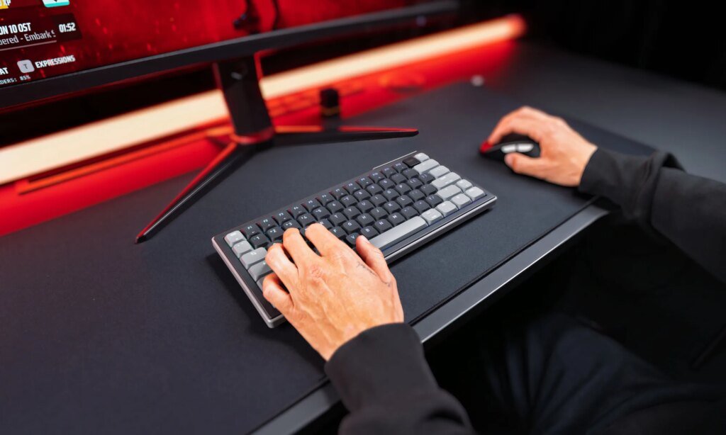 Cherry XTRFY K63W Pro Kompakt: Gecikmeyi Geride Bırakan Kablosuz Oyun Klavyesi
