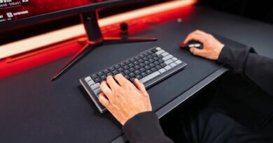 Cherry XTRFY K63W Pro Kompakt: Gecikmeyi Geride Bırakan Kablosuz Oyun Klavyesi