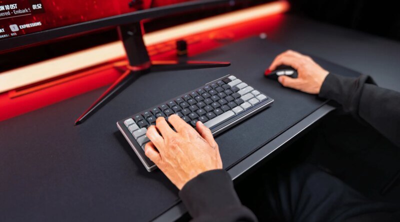 Cherry XTRFY K63W Pro Kompakt: Gecikmeyi Geride Bırakan Kablosuz Oyun Klavyesi